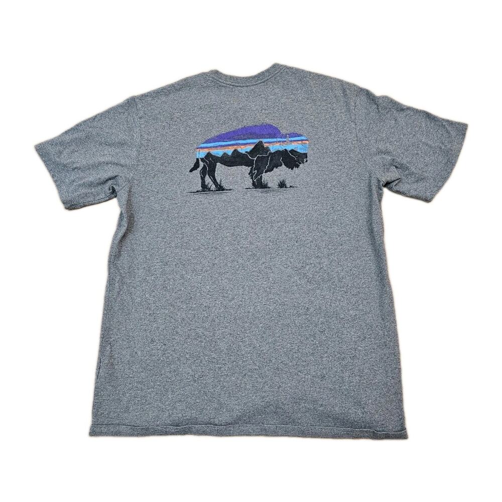MENS PATAGONIA FITZ ROY BISON Patagonia RESPONSIBILI-TEE SIZE Small Regular Fit